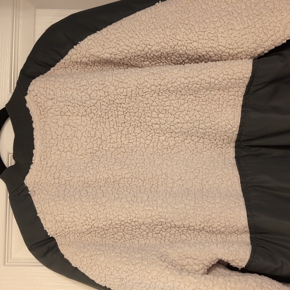 The Great + Eddie Bauer The Plush Fleece Timber Jacket in Pine Sz. L EUC - Picture 7 of 7